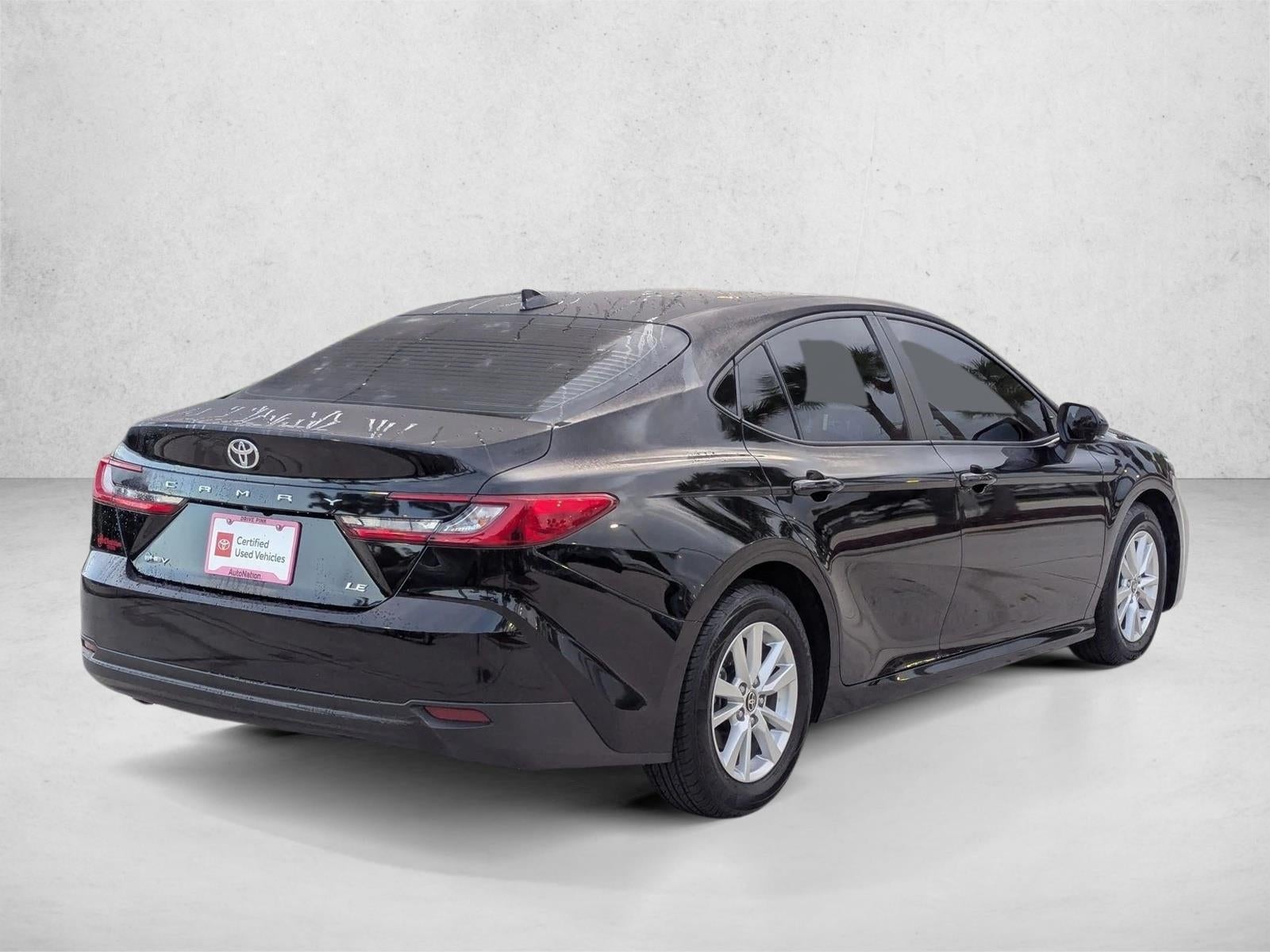 2025 Toyota Camry LE (SE)