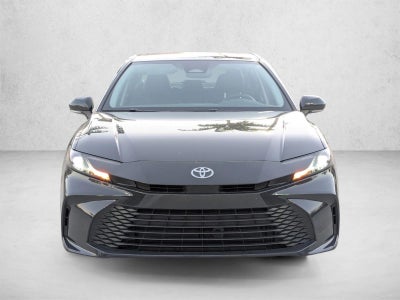 2025 Toyota Camry LE (SE)
