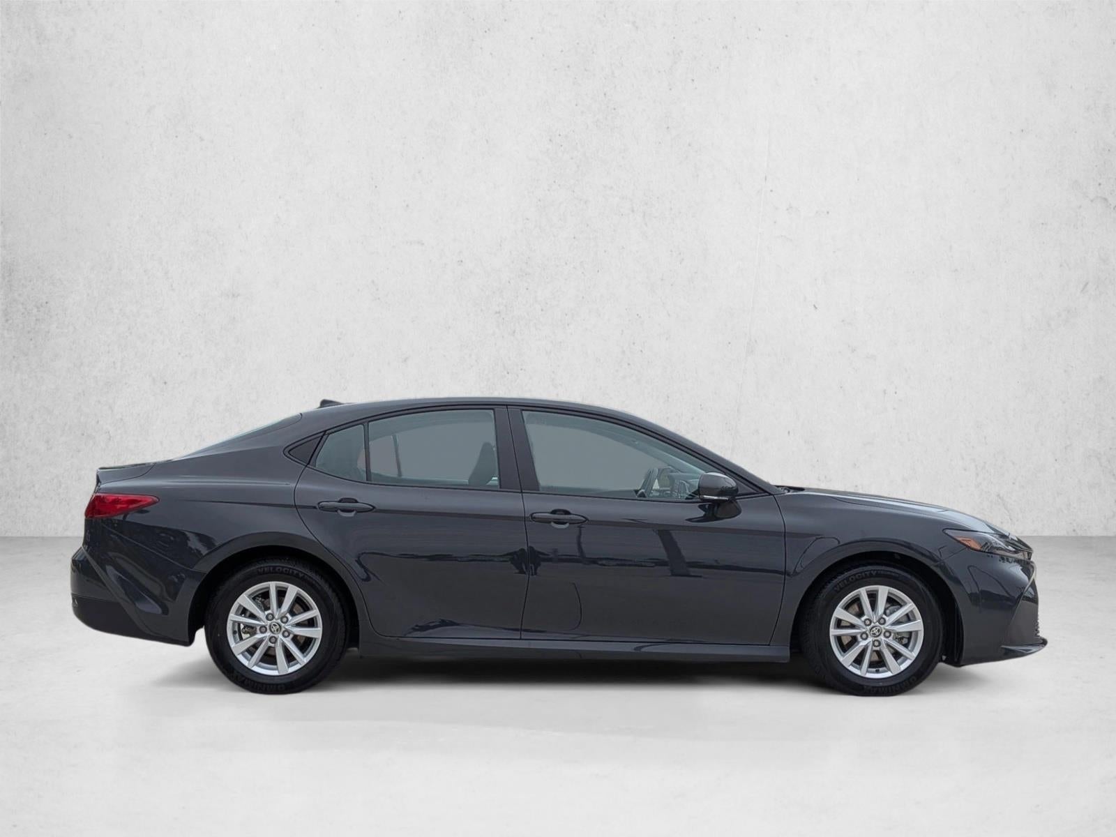 2025 Toyota Camry LE (SE)