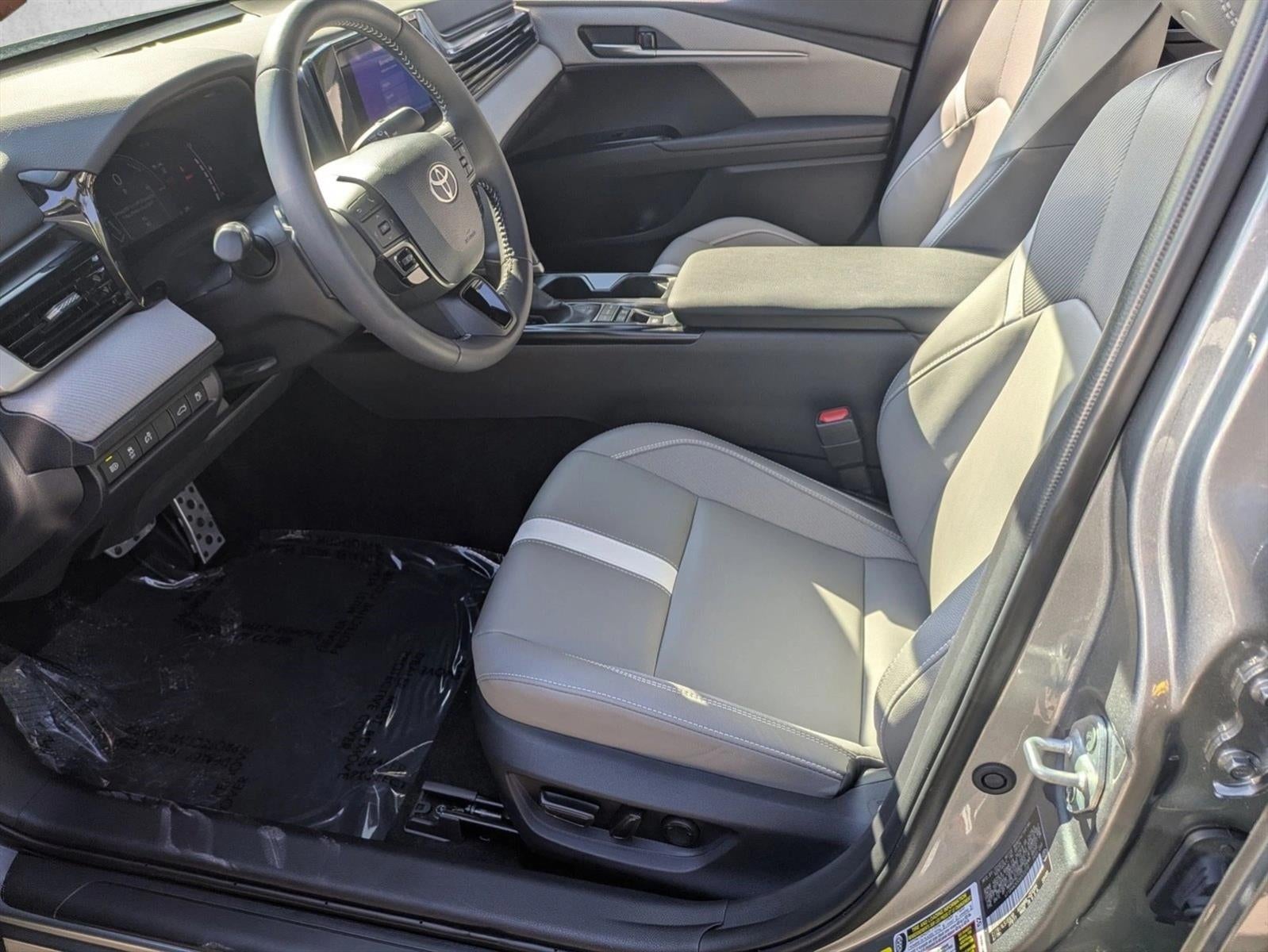 2025 Toyota Camry SE (Natl)