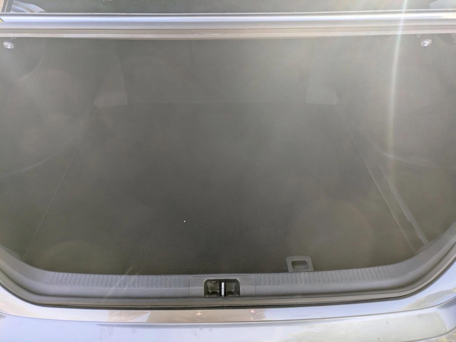 2025 Toyota Camry SE (Natl)