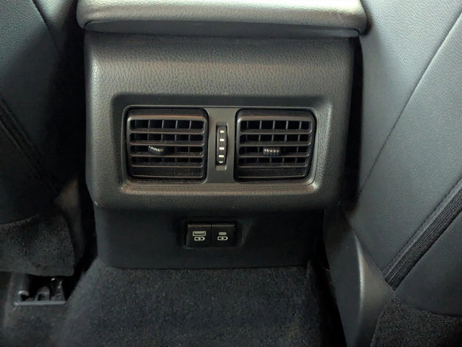 2025 Toyota Camry SE (SE)