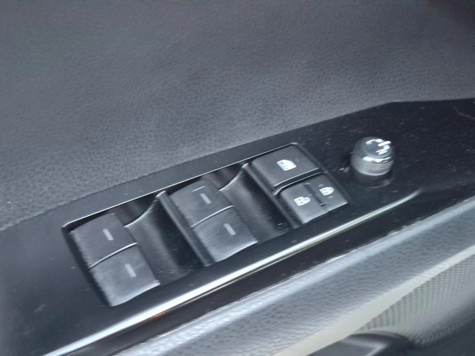 2025 Toyota Camry SE (Natl)