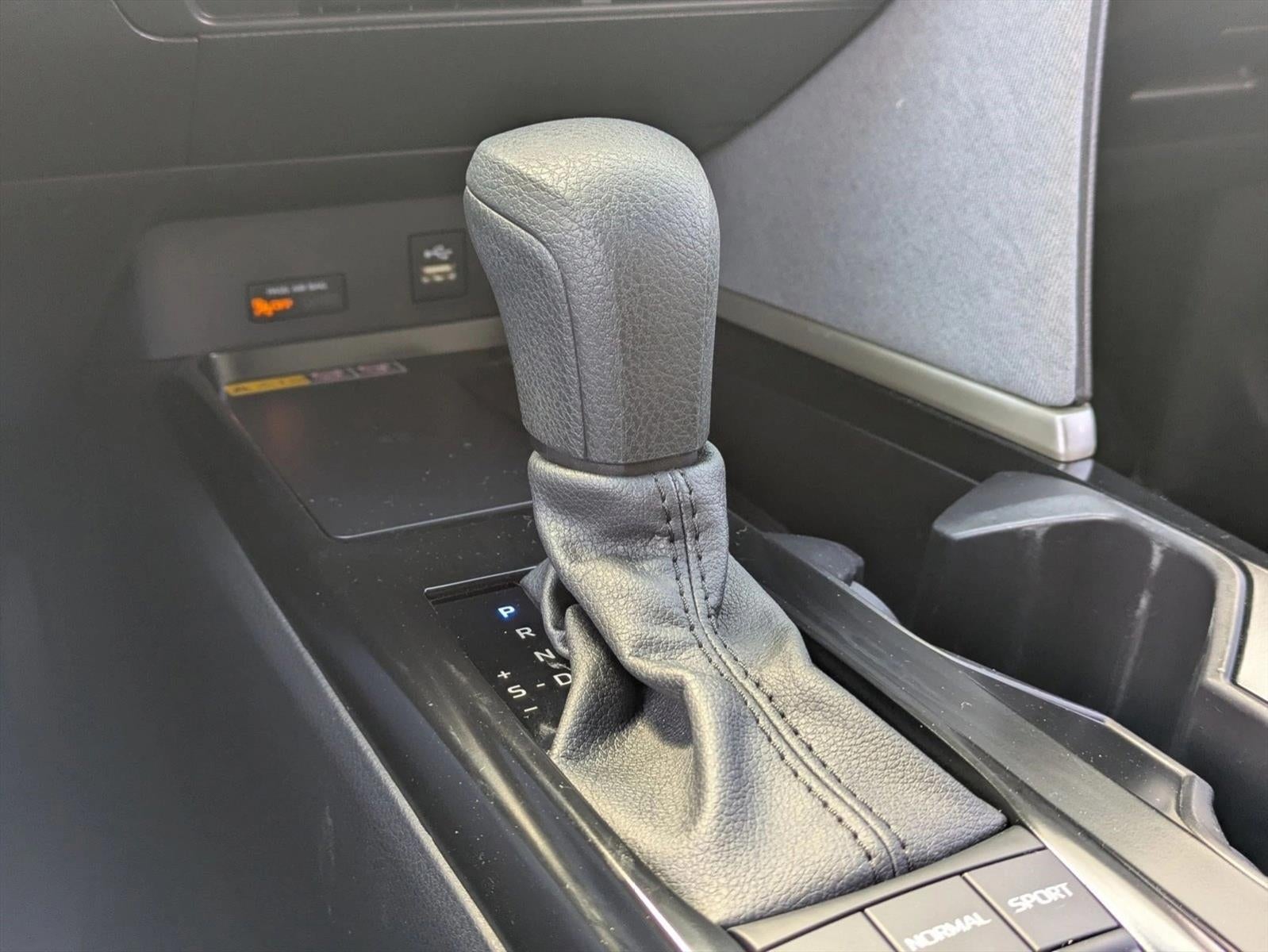 2025 Toyota Camry LE (Natl)