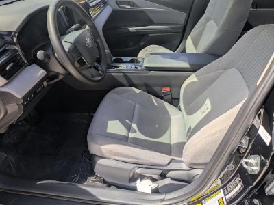 2025 Toyota Camry LE (Natl)