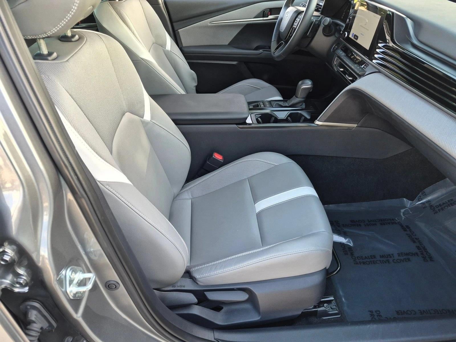 2025 Toyota Camry SE (SE)