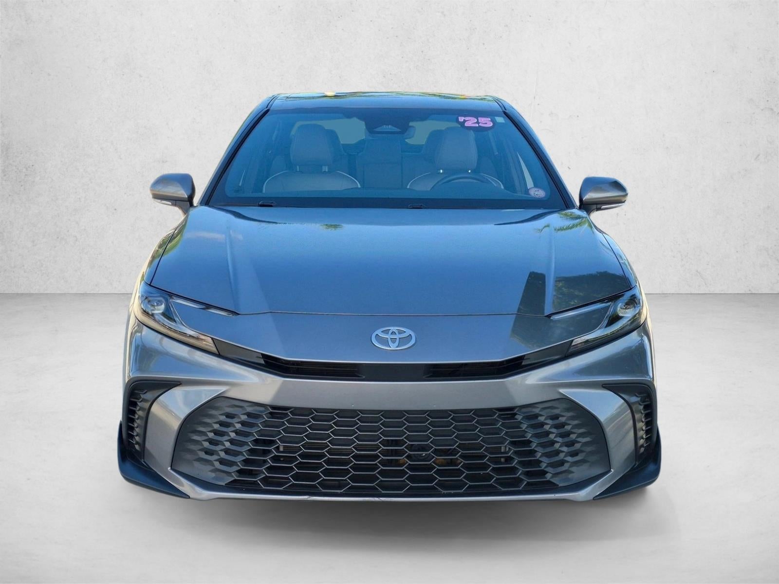 2025 Toyota Camry SE (SE)