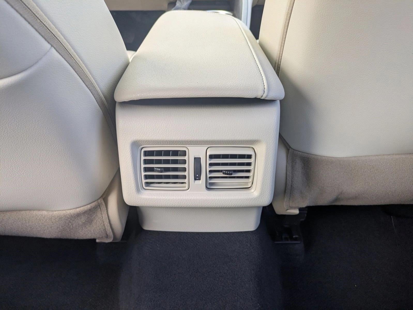 2022 Toyota Camry Hybrid XLE CVT (Natl)