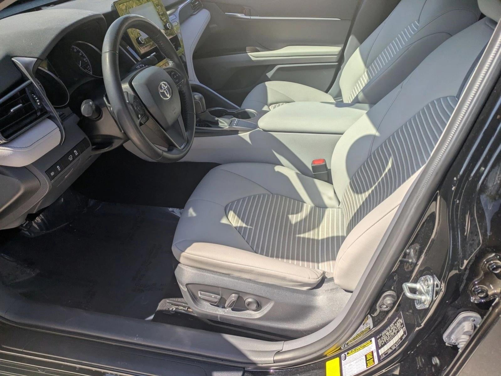 2023 Toyota Camry SE Auto (SE)