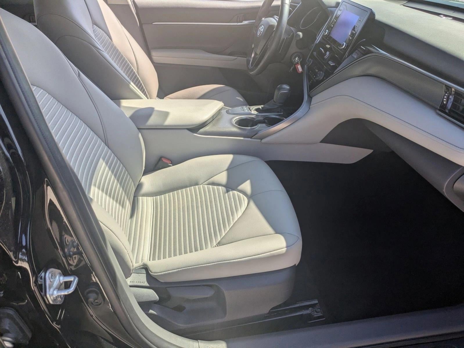 2023 Toyota Camry SE Auto (SE)