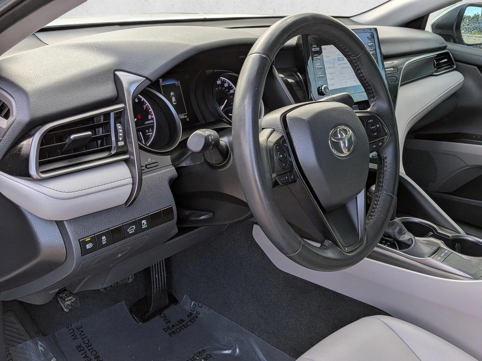 2022 Toyota Camry SE Auto (SE)