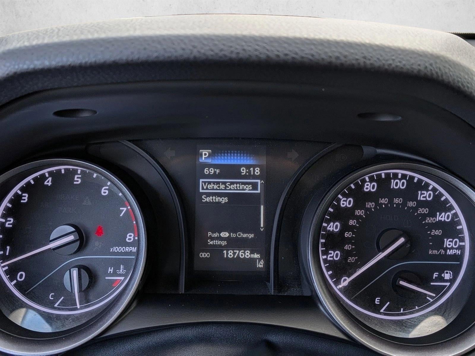 2022 Toyota Camry SE Auto (SE)