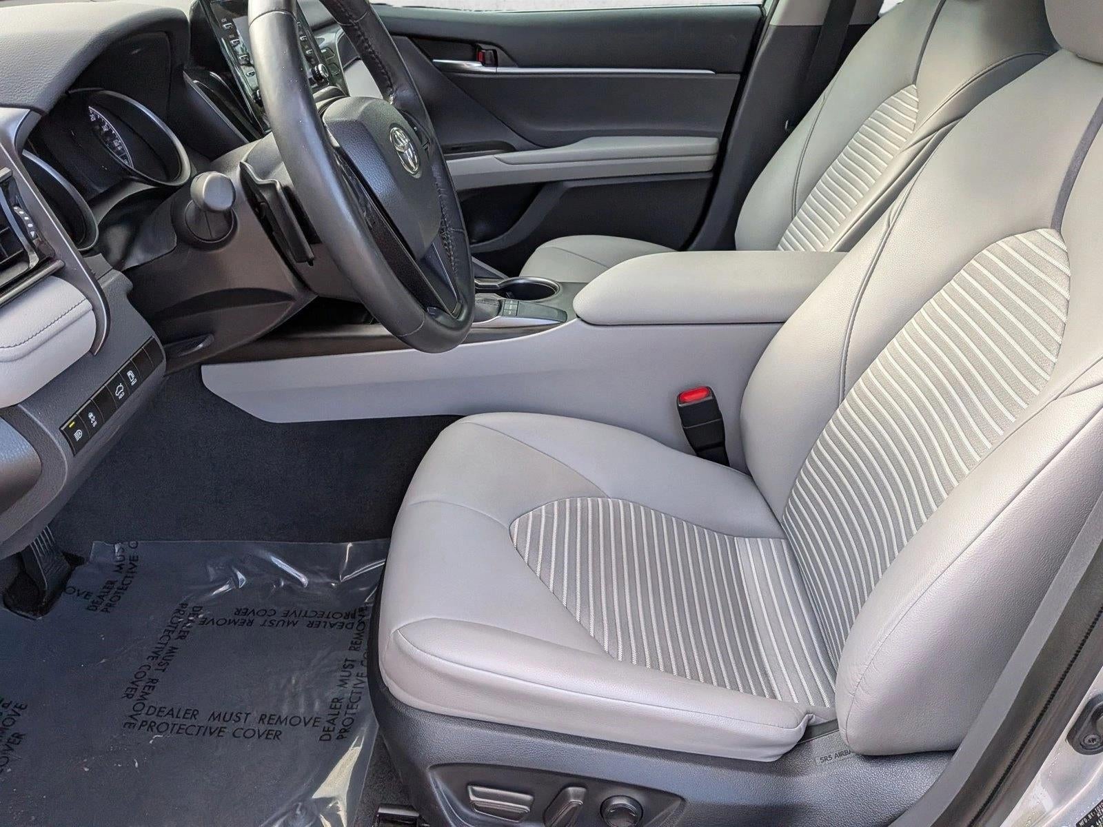 2022 Toyota Camry SE Auto (SE)