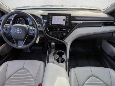 2022 Toyota Camry SE Auto (SE)