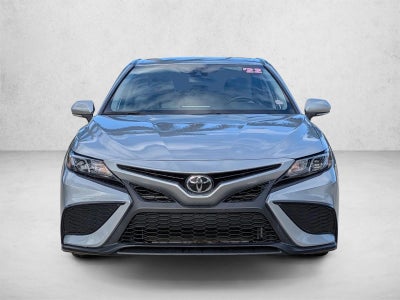 2022 Toyota Camry SE Auto (SE)