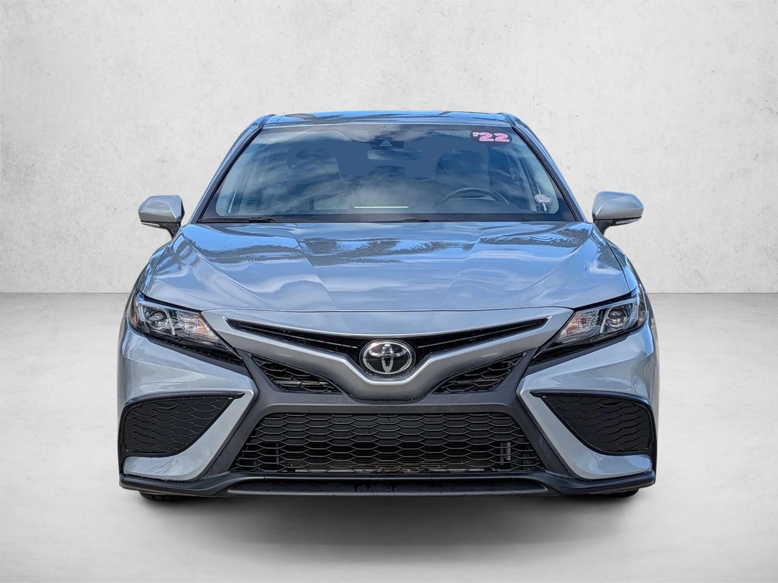 2022 Toyota Camry SE Auto (SE)