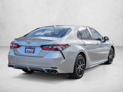 2022 Toyota Camry SE Auto (SE)