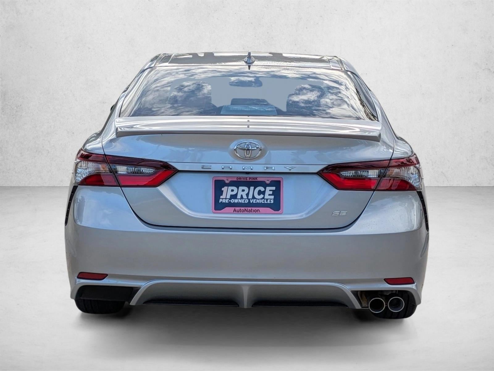 2022 Toyota Camry SE Auto (SE)