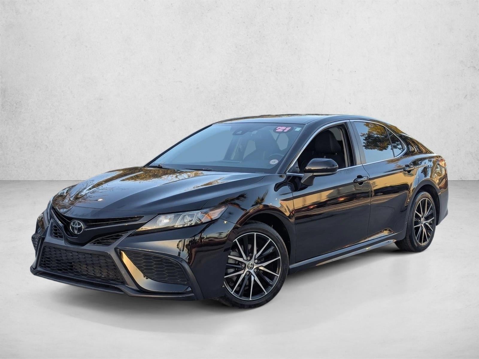 2021 Toyota Camry SE Auto (SE)