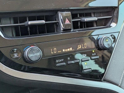 2023 Toyota Camry SE Auto (SE)