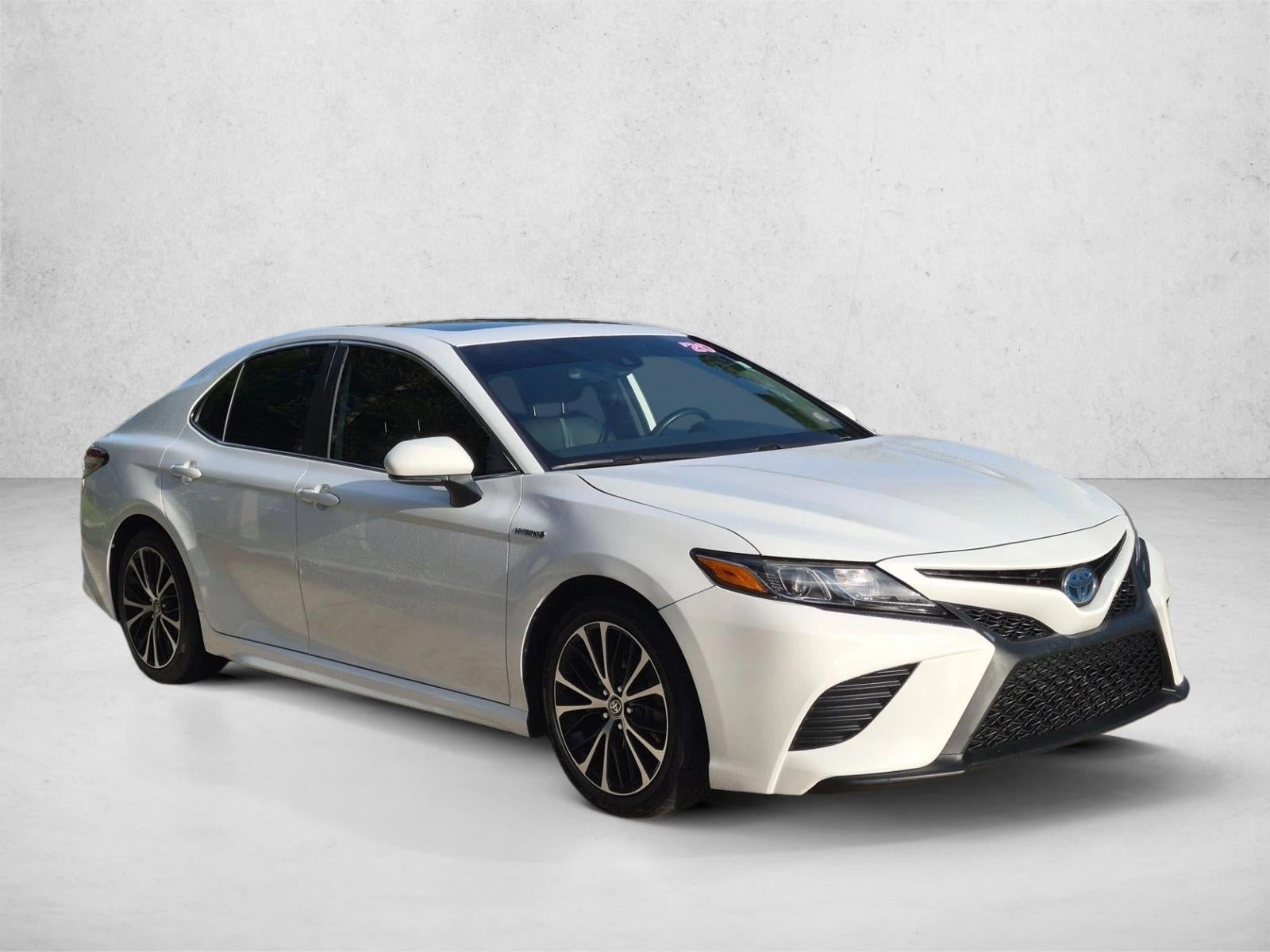 2020 Toyota Camry Hybrid SE CVT (Natl)