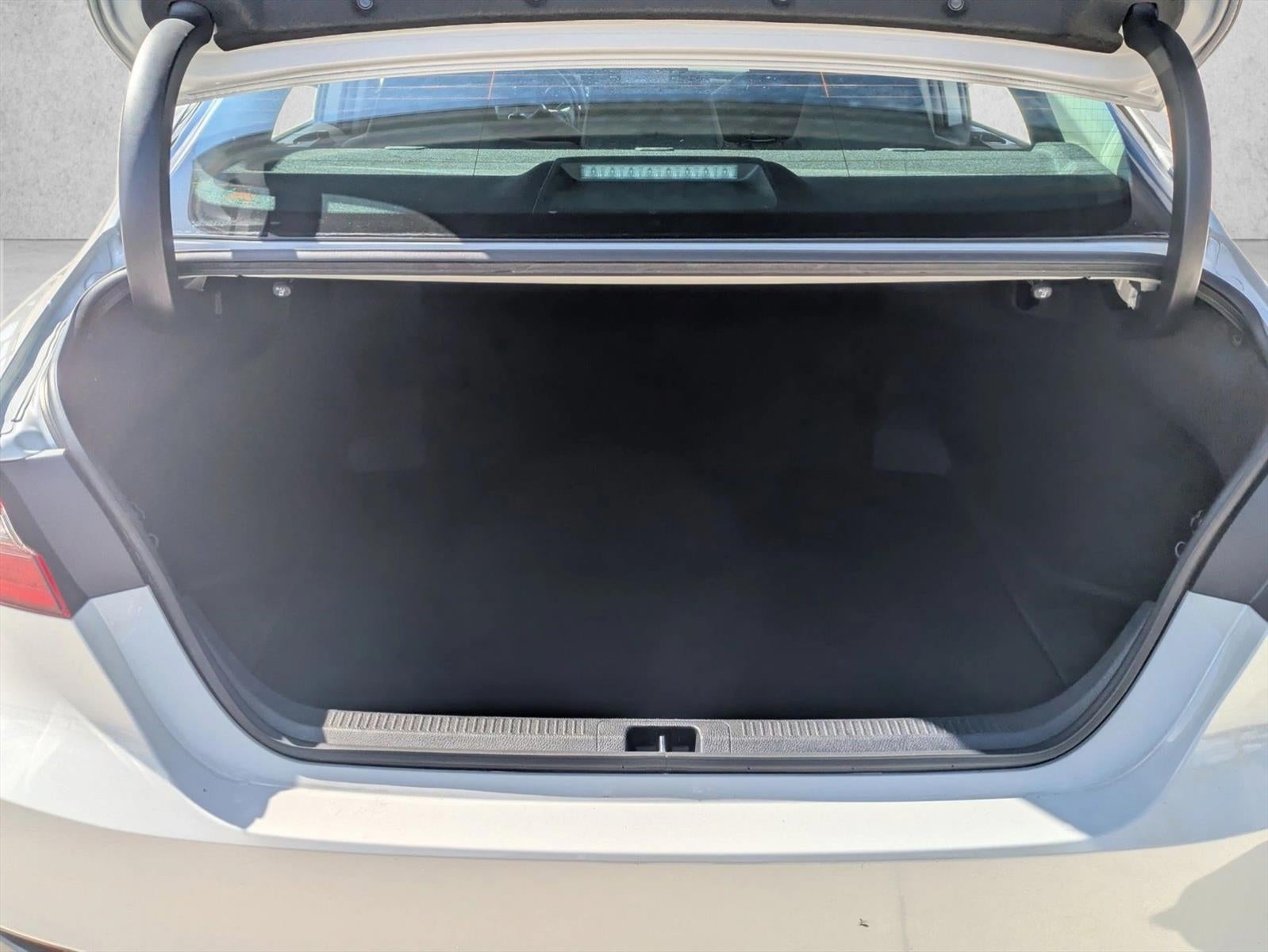 2023 Toyota Camry LE Auto (SE)