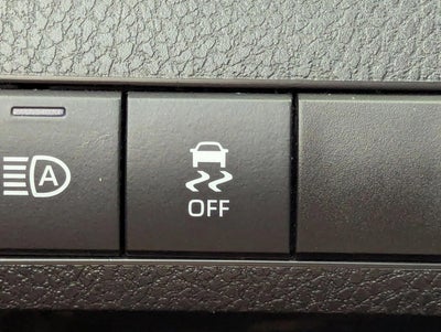 2022 Toyota Camry SE Auto (SE)