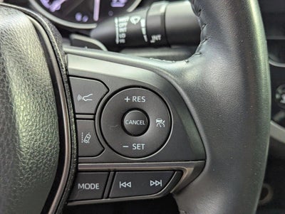 2022 Toyota Camry SE Auto (SE)