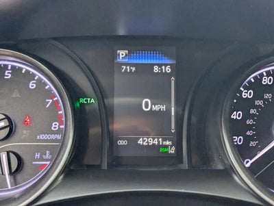 2022 Toyota Camry SE Auto (SE)