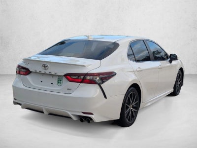2022 Toyota Camry SE Auto (SE)