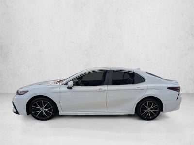 2022 Toyota Camry SE Auto (SE)