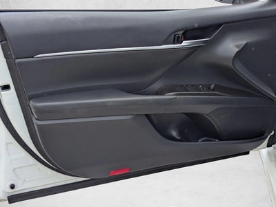 2022 Toyota Camry SE Auto (SE)