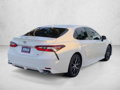 2022 Toyota Camry SE Auto (SE)