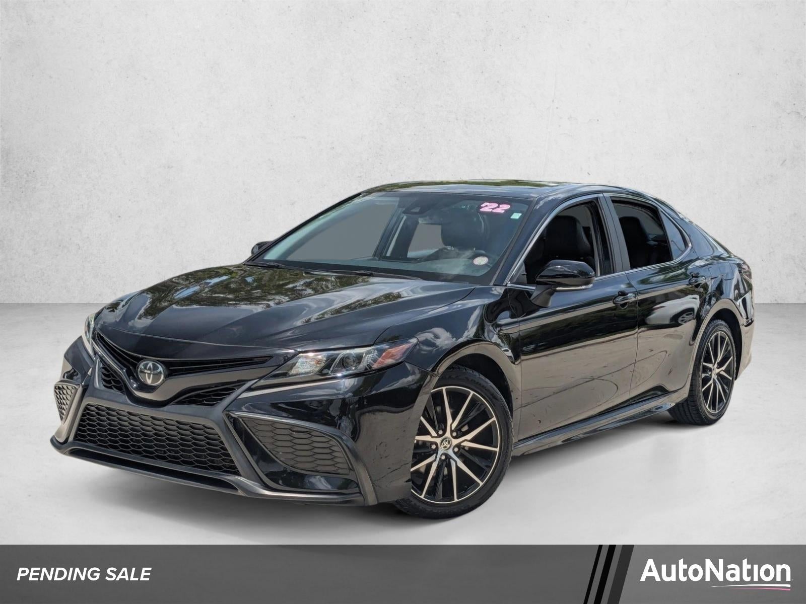 2022 Toyota Camry SE Auto (SE)