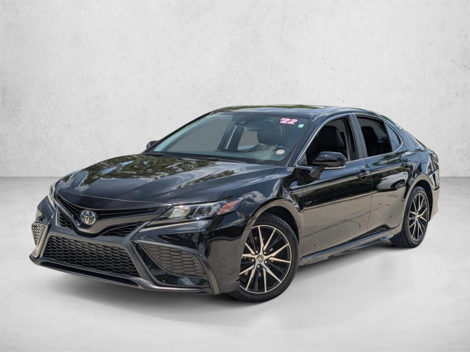 2022 Toyota Camry SE Auto (SE)