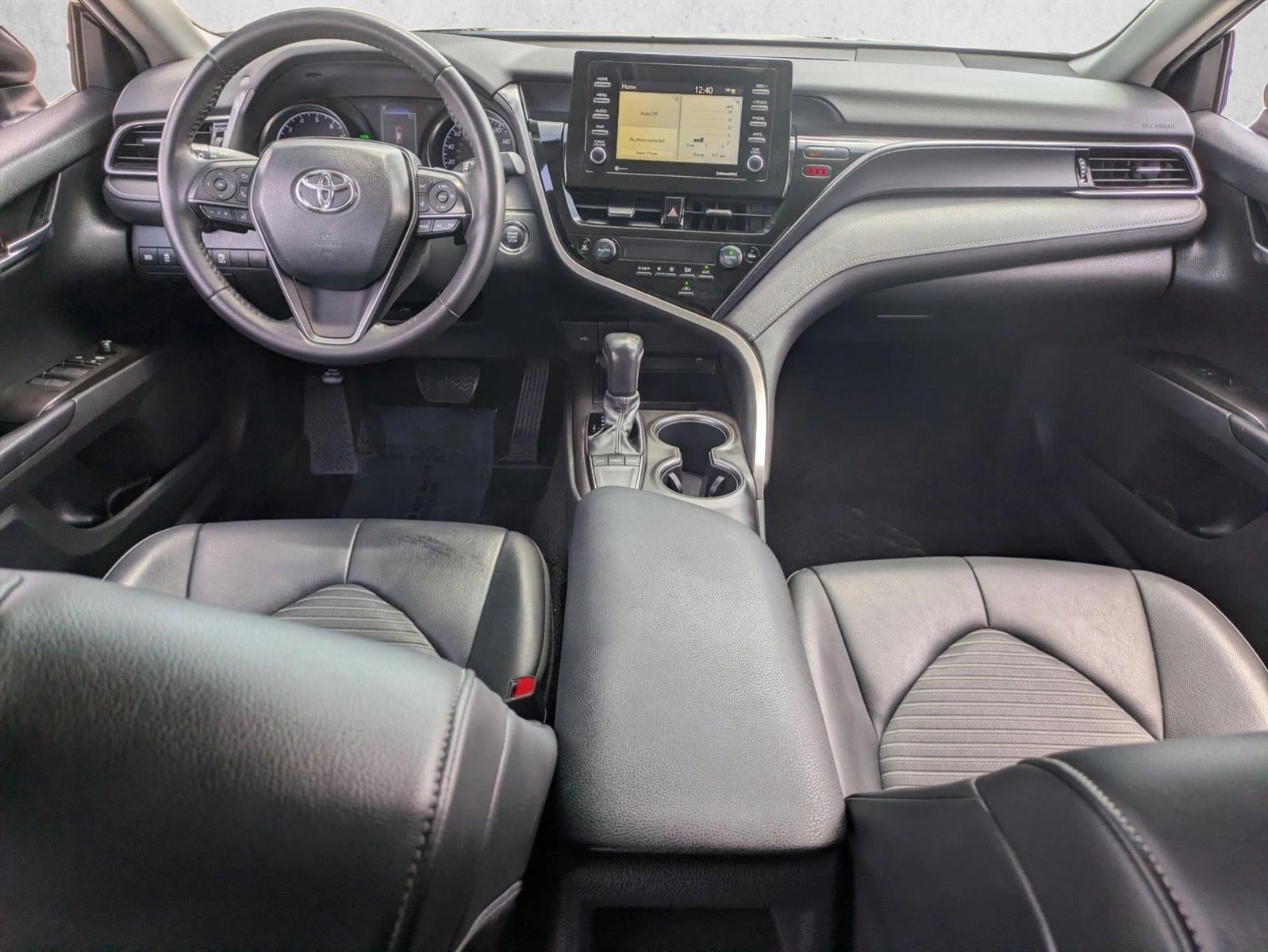 2022 Toyota Camry SE Auto (SE)