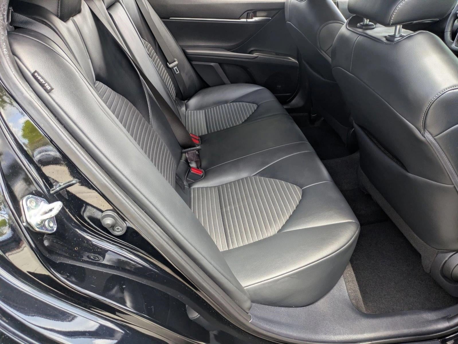 2022 Toyota Camry SE Auto (SE)