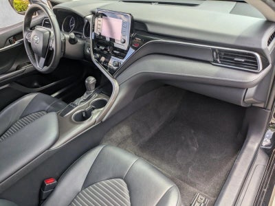 2022 Toyota Camry SE Auto (SE)