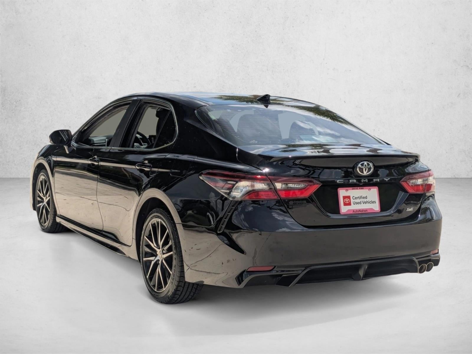 2022 Toyota Camry SE Auto (SE)