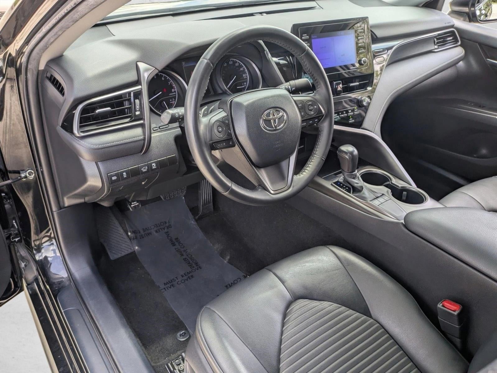 2022 Toyota Camry SE Auto (SE)