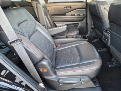 2024 Nissan Pathfinder Platinum 2WD