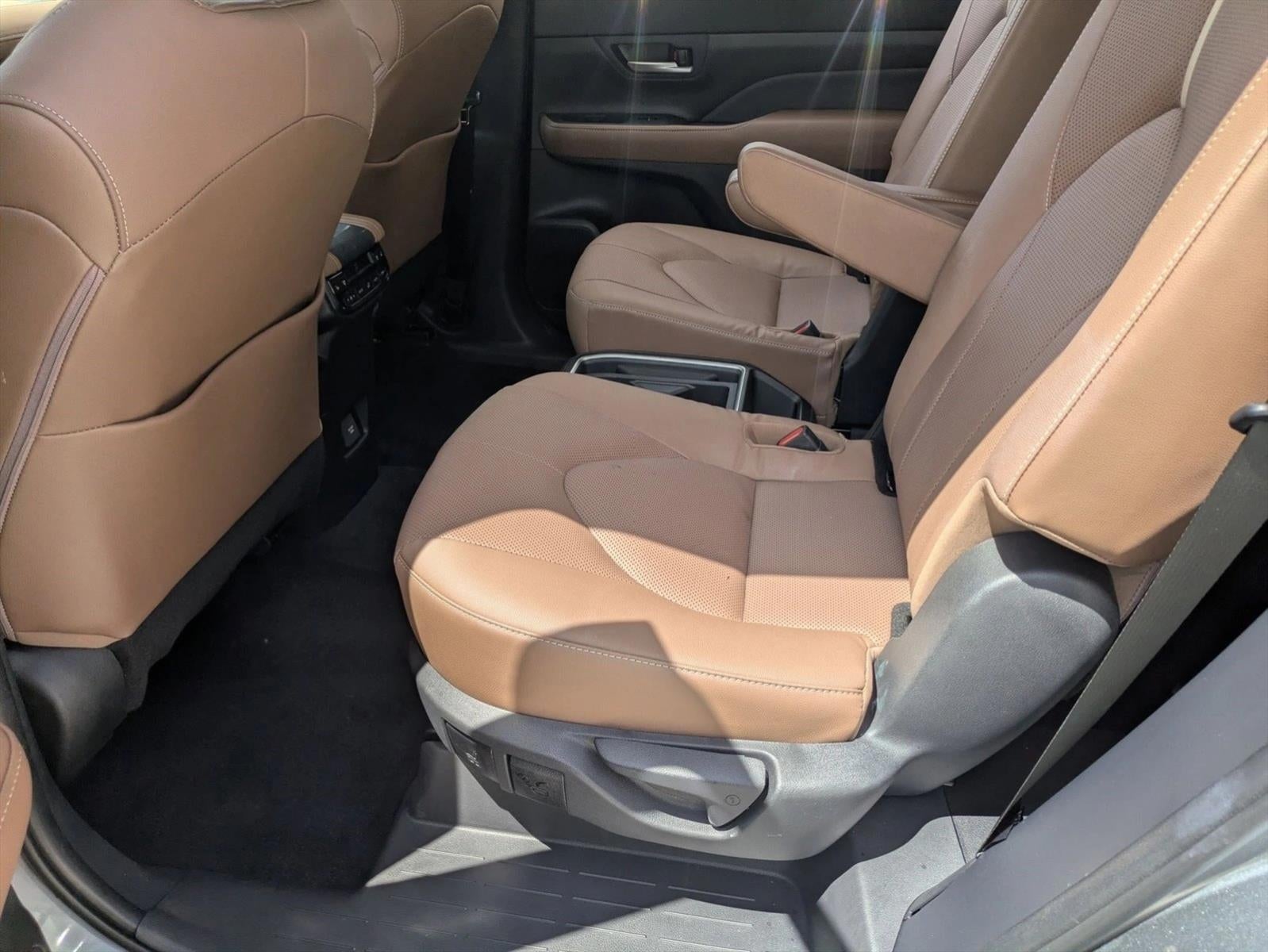 2025 Toyota Grand Highlander Platinum AWD (Natl)