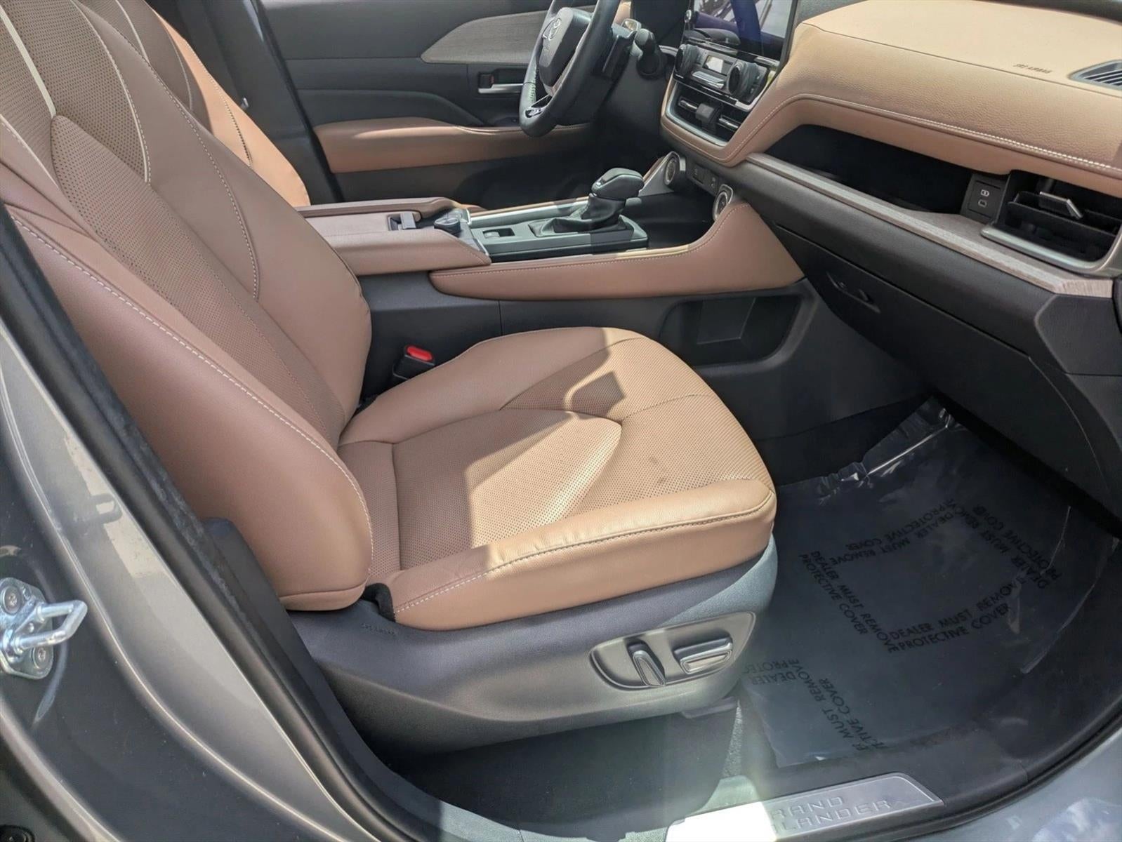 2025 Toyota Grand Highlander Platinum AWD (Natl)