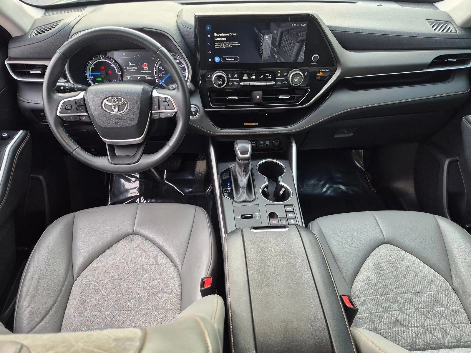 2023 Toyota Highlander Hybrid Bronze Edition AWD (Natl)
