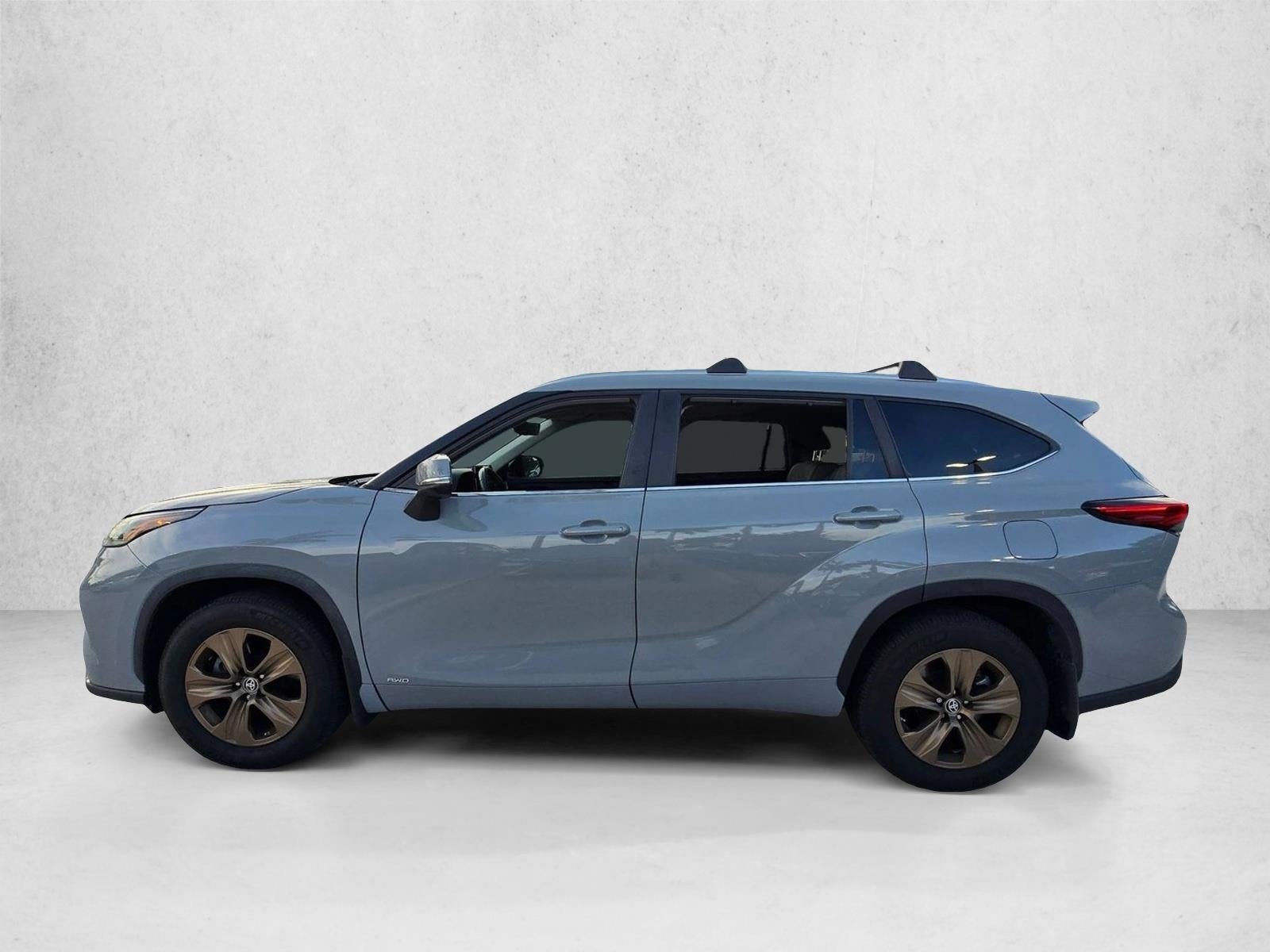 2023 Toyota Highlander Hybrid Bronze Edition AWD (Natl)