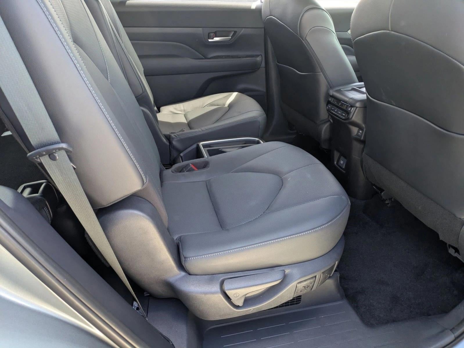 2025 Toyota Grand Highlander Hybrid Limited AWD (Natl)