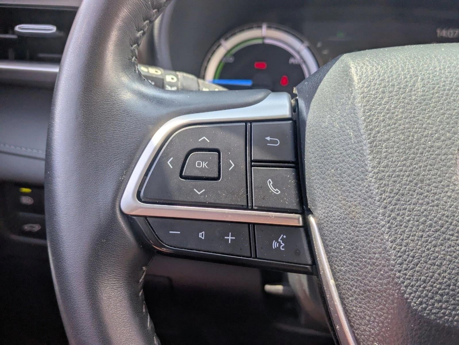 2023 Toyota Highlander Hybrid LE AWD (Natl)