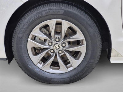 2022 Toyota Sienna LE FWD 8-Passenger (Natl)