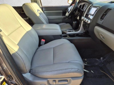 2017 Toyota Sequoia SR5 4WD FFV (Natl)