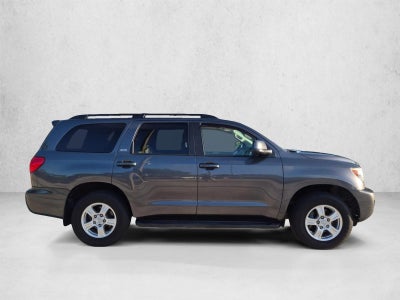 2017 Toyota Sequoia SR5 4WD FFV (Natl)